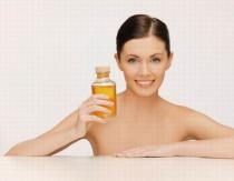 Cómo utilizar eficazmente el aceite de ricino para el rostro Aceite de ricino para el cuerpo y el rostro