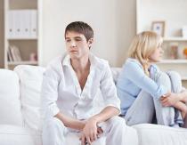 मेरे पति परिवार क्यों छोड़ते हैं, क्या मुझे उनके लौटने का इंतज़ार करना चाहिए?