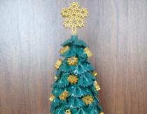 How to make a Christmas tree from pasta